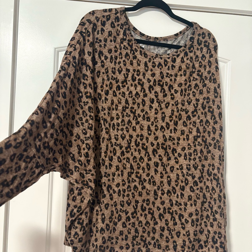 Maurices Brown and Black Dolman Sleeve Tunic